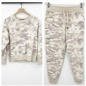 Women’s Old Navy Camo Jogger Sweatshirt Set Medium